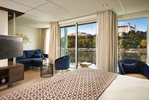 AMADEUS Suite with Walk-Out Exterior Balcony